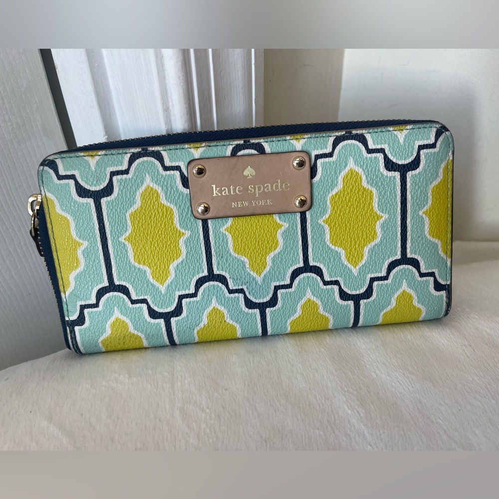 Kate Spade Multicolor Patterned Wallet EUC - Picture 1 of 10